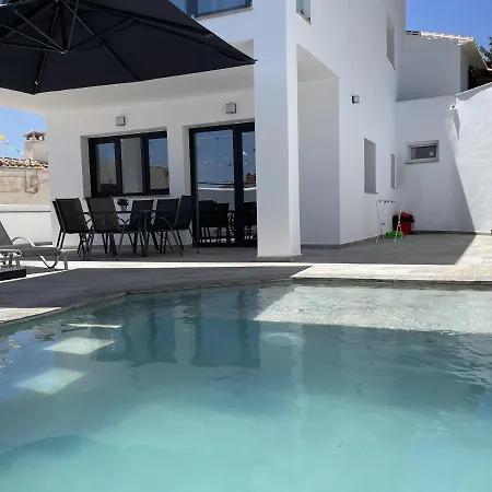 Villa La Fuente Mondron Exterior photo